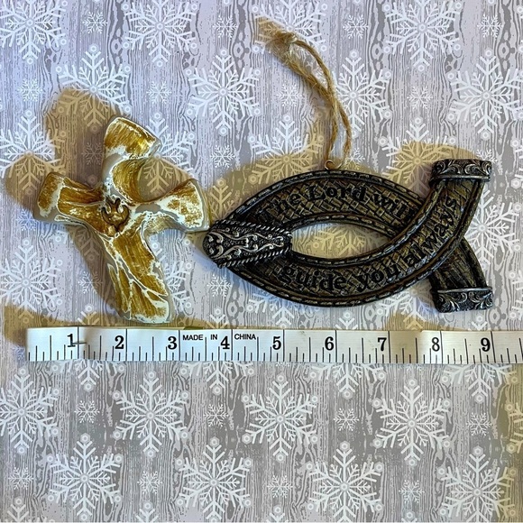 The Clinging Cross and The Lord Will Guide You Always Ornament - Picture 10 of 10